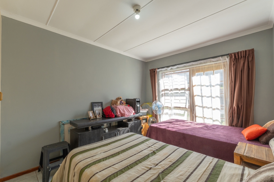 5 Bedroom Property for Sale in Denneoord Western Cape
